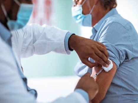 Vaccination covid-19 : rémunération du professionnel de santé remplaçant, retraité ou étudiant